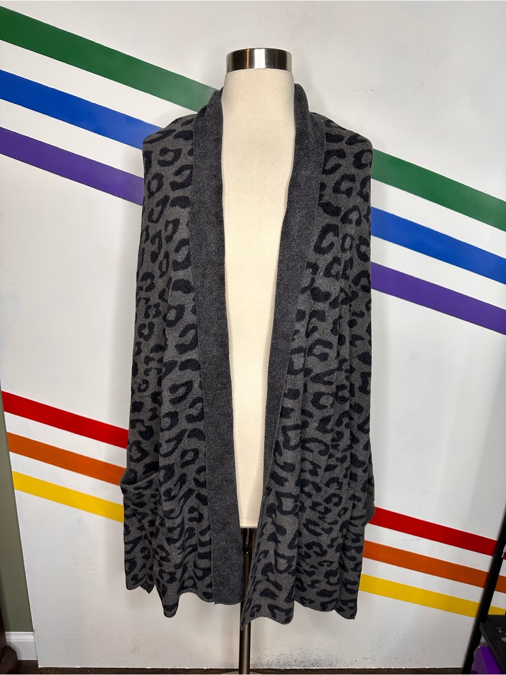 NEW Barefoot dreams cozychic ultra lite cheetah print blanket wrap size S/M
